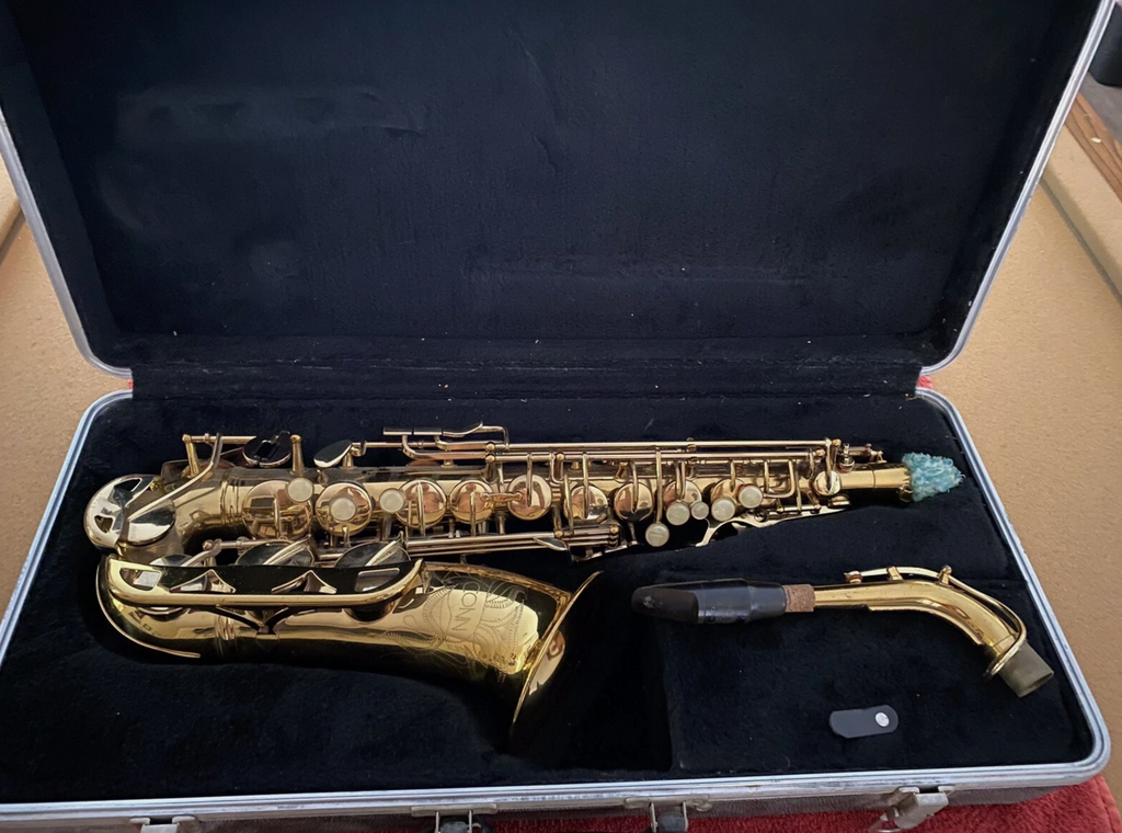 CONN SAXOPHONE Model 18M N204341 DAVES CLASSIC TRUCK PARTS