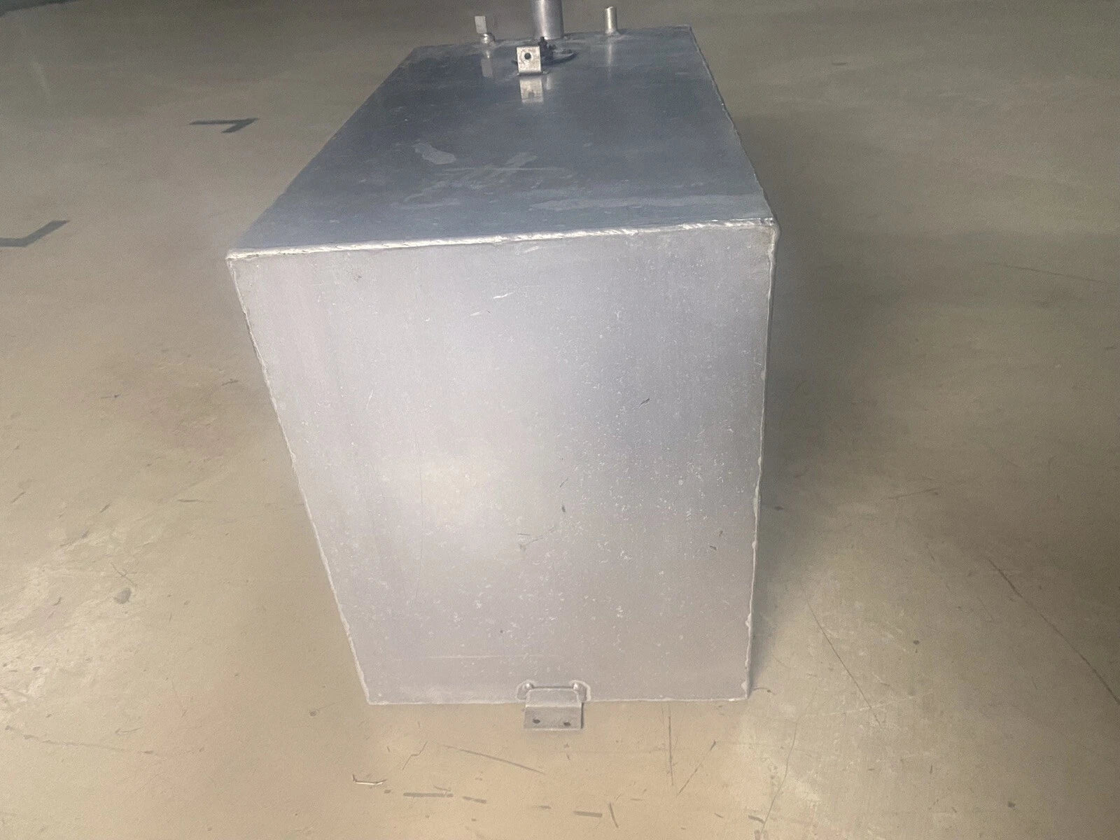 26 Gallon aluminum auxiliary fuel tank DAVES CLASSIC TRUCK PARTS