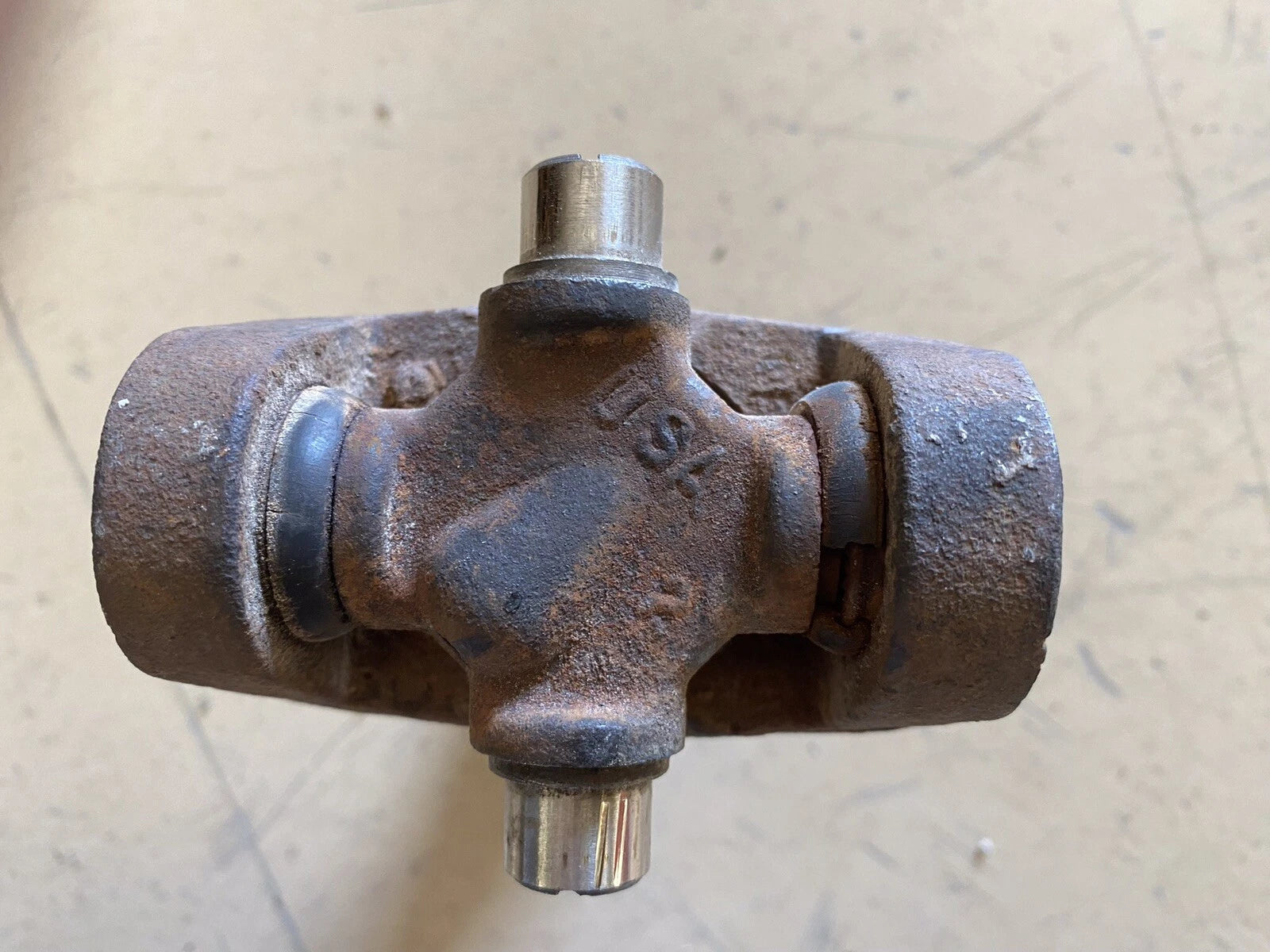 1957-58-59-60 and other years for Chevy 26 Spline Yoke for Drive Shaft DAVES CLASSIC TRUCK PARTS